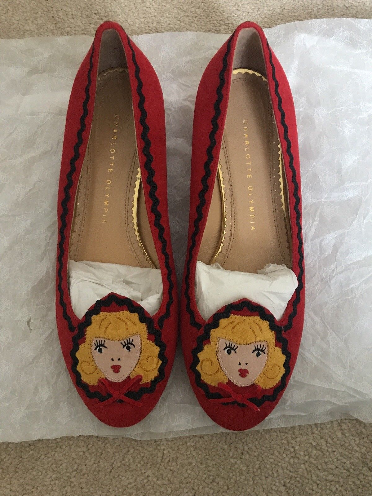 Le Petit Chaperon rouge : 5 objets de collection vintages les plus chers ! 